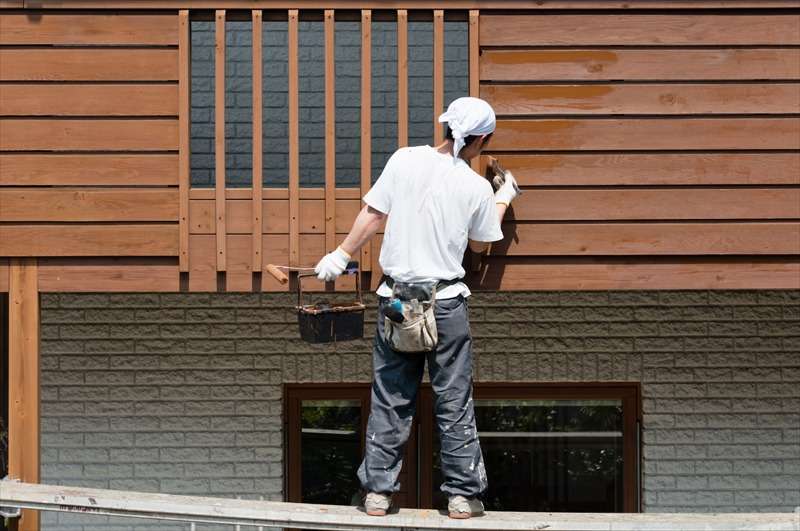 屋根や外壁の診断と塗装工事を姫路中心に行っております